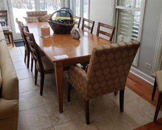 Ethan Allen dining table w/ 6 chairs, 2 arm chairs
