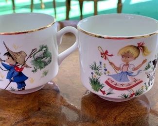 Pair of Adorable Vintage Mugs by Arklow (Ireland) 