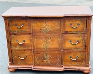 Pulaski Furniture Dresser/Night Stand