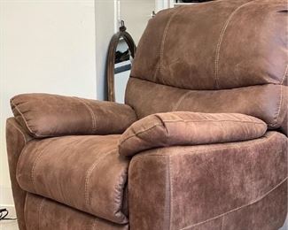 Jerome Furniture • Harrison Line Power Recliner