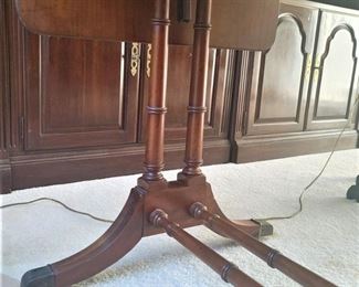 Hekman drop leaf’s mahogany inlaid library desk