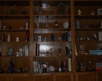 ANTIQUR COLLECTIBLES AND BOOKS