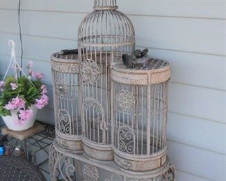 VICTORIAN STYLE ORNATE BIRDCAGE
