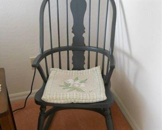 WINDSOR CHAIR