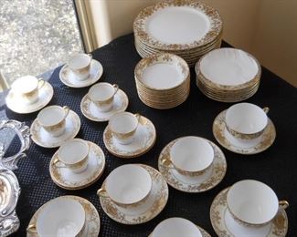 nIPPON bONE CHINA EXEQUSITE   CHRISMAS BALL