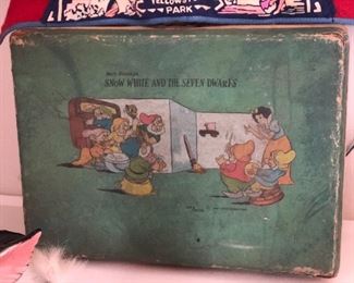 VINTAGE SNOW WHITE AND THE SEVEN DWARFS LUNCHBOX /LUGGAGE 