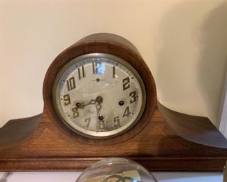 #67	Wood Mantle Clock - New Haven Clock Co. (no key)  21x10T	 $75.00 
