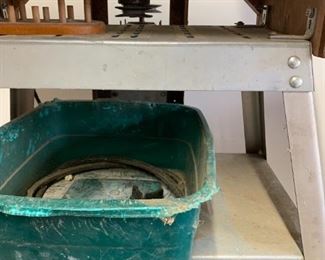 #139	Router w/Table w/bits (needs motor)	 $90.00 
