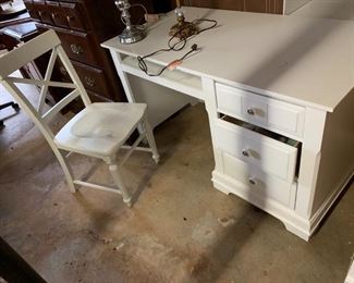 #162	Bassett White-Painted Desk w/3 drawers & pull-out Keyboard w/chair  52x27x30 with 46" hutch	 $150.00 

