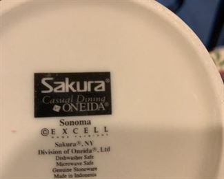 #176	Sakura "oneida" Sonoma Excell 28 pc.	 $45.00 
