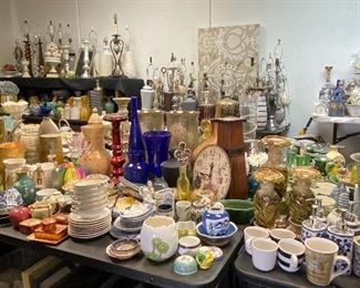 Tons of decorative accessories