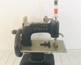 Mini Singer Sewing Machine