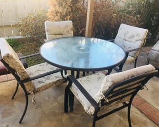 Patio table w/4 Chairs