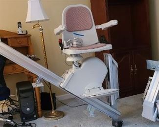 Acorn 7 Step Stair Lift Series 130 (2)