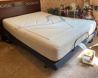 Like new full memory foam bed from capital matters with bed tech adjustable frame 
