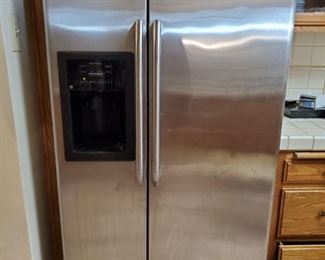 GE Refrigerator