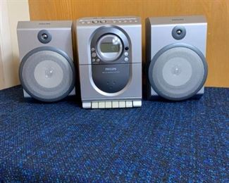 Phillips FM AM CD Tape Player