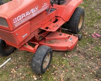 Gravely 16G Professional Lawn Tractor