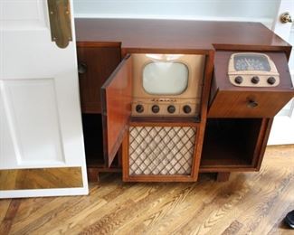 Vintage Admiral console (tv, turntable & radio)