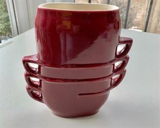 $50 - Vintage Redwing vase; 8 in. (H) x 7 in. (W) x 2 in. (depth)