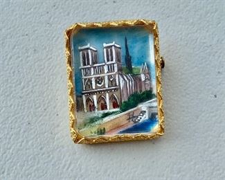 $50 - Vintage, hand-painted Notre Dame de Paris souvenir pin - approximately 1" 