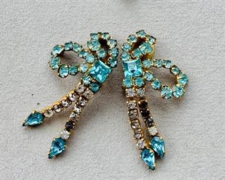 $15 - Vintage rhinestone clip earrings #4 - approx 2" 