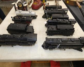 GROUP PICTURE TRAIN ENGINES 