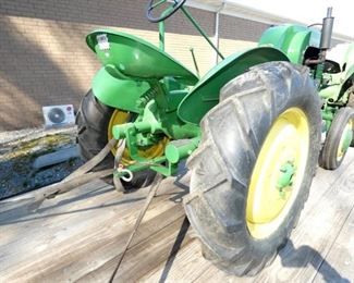 VIEW 5 RESTORED JOHN DEERE 1938 