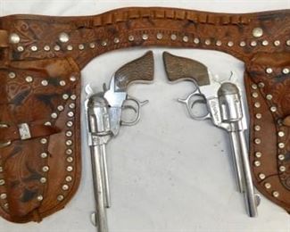 VIEW 2 ROY ROGERS CAP PISTOLS 