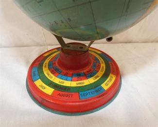 VIEW 2 CLOSEUP BASE TOY GLOBE 