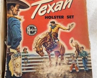 TEXAN CAP SET W/ ORIG. BOX 