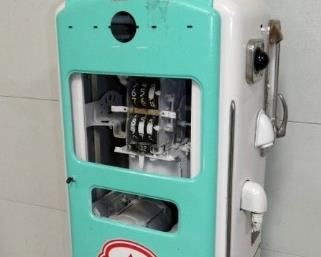 VIEW 5 1950'S BENNETT GAS PUMP 