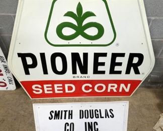 2PC. PIONEER SEED CORN GIFTON NC SIGNS 