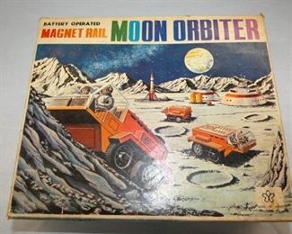 VIEW 2 MOON ORBITER W/ORG. BOX