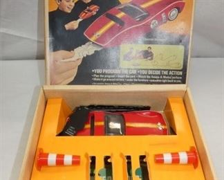 BO HASBRO AMAZE A MATICS CAR W/A BRAIN 