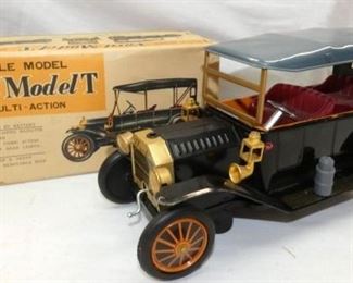 BO FORD MODEL T SCALE MODEL W/BOX 