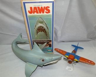 THE GAME OF JAWS/HUBLEY AIRPLANE 