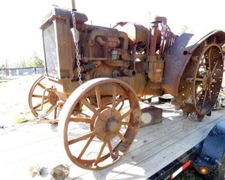 VIEW 4 FRONT MCCORMICK-DEERING TRACTOR 