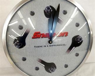 14IN. NOS SNAP-ON CLOCK 