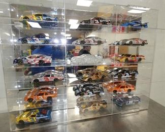 COLLECTION 1:24 SCALE NASCAR CARS 