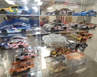 COLLECTION 1:24 SCALE NASCAR CARS 