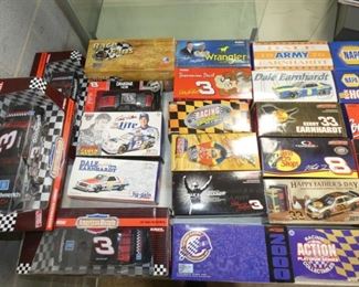 COLLECTION 1:24 NASCAR CARS 