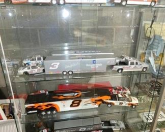 COLLECTION RACING TEAM TRUCK/TRAILERS 