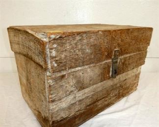 EARLY WOODEN  HERCULES POWDER BOX 