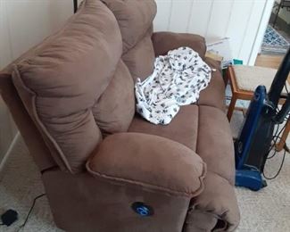 Two person electric love seat recliner $85