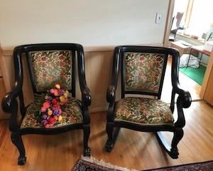 chairs that match the settee