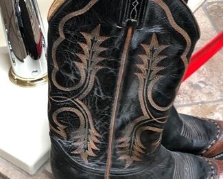 Woman’s cowgirl boots. Size 7 wide.Tony Lama brand. 