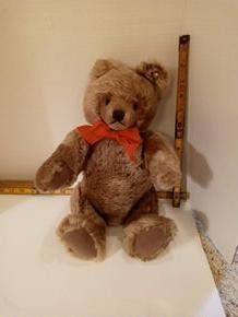 Steiff Brown bear with button and no tag