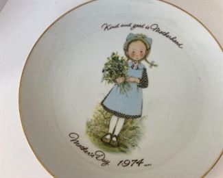Holly Hobby Mother's day plate 1973