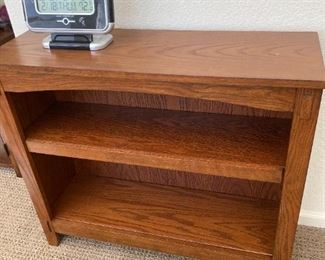 Nice solid 2 shelf book case